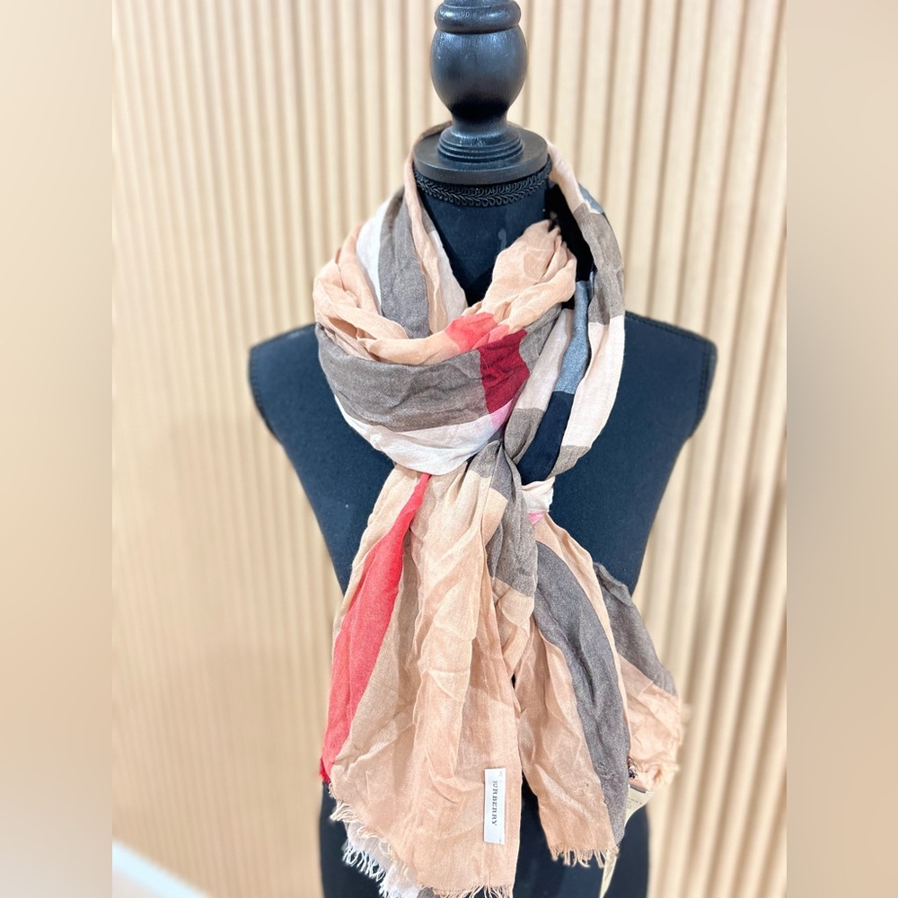Burberry authentic cotton luxurious scarf 🔥 - Picture 7 of 16